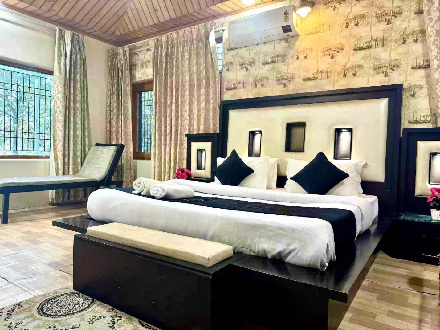 The Summer House Kasauli I Party & Music I Sky Bonfire I Managed By Exotic Stays Exteriör bild